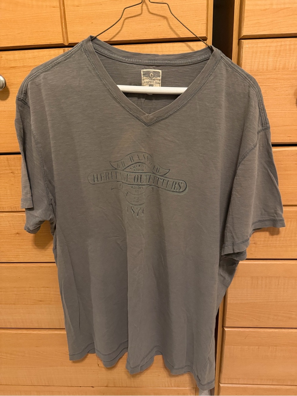 G.H. Bass & Co. Men's V-Neck Short Sleeve Tee - Gray